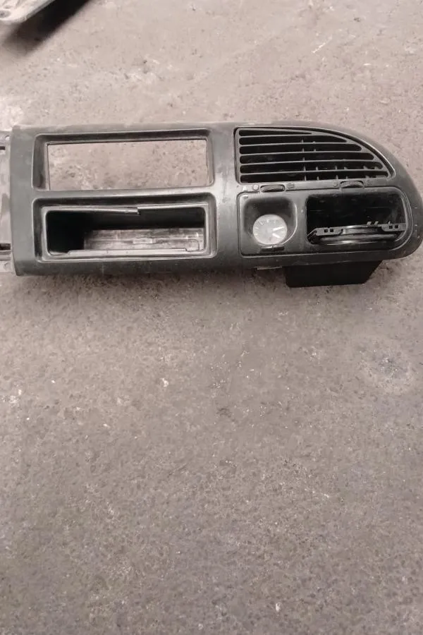 Ford Transit 1998–2001 Göğüs Orta Izgara