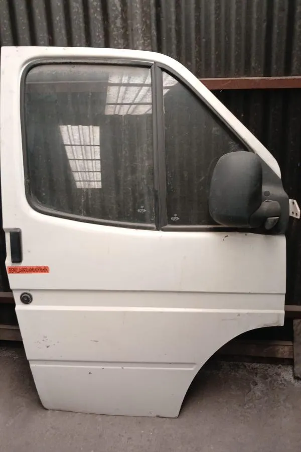 Ford Transit 1996–2001 Sağ Ön Kapı 