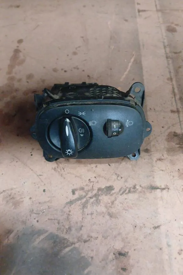 Ford Connect 2003-2008 Far Açma Anahtarı