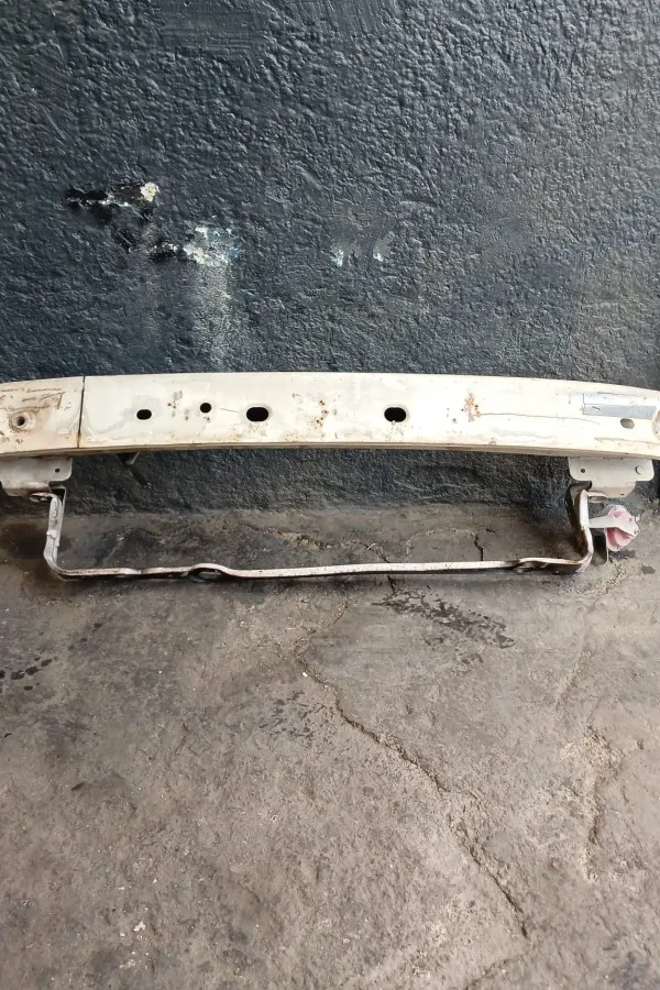 Ford Focus Çıkma Ön Tampon Demiri 