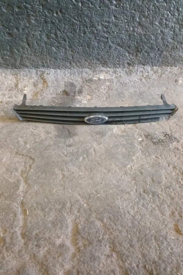 Ford Focus 1 Çıkma Ön Panjur