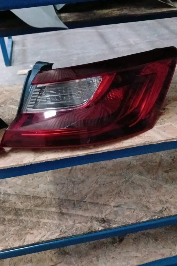 Renault Megane 4 Çıkma Sağ Dış Stop