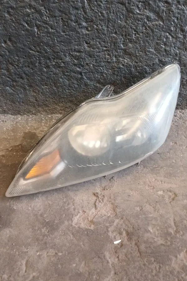 Ford Focus 2.5 Kasa Sol Çıkma Far