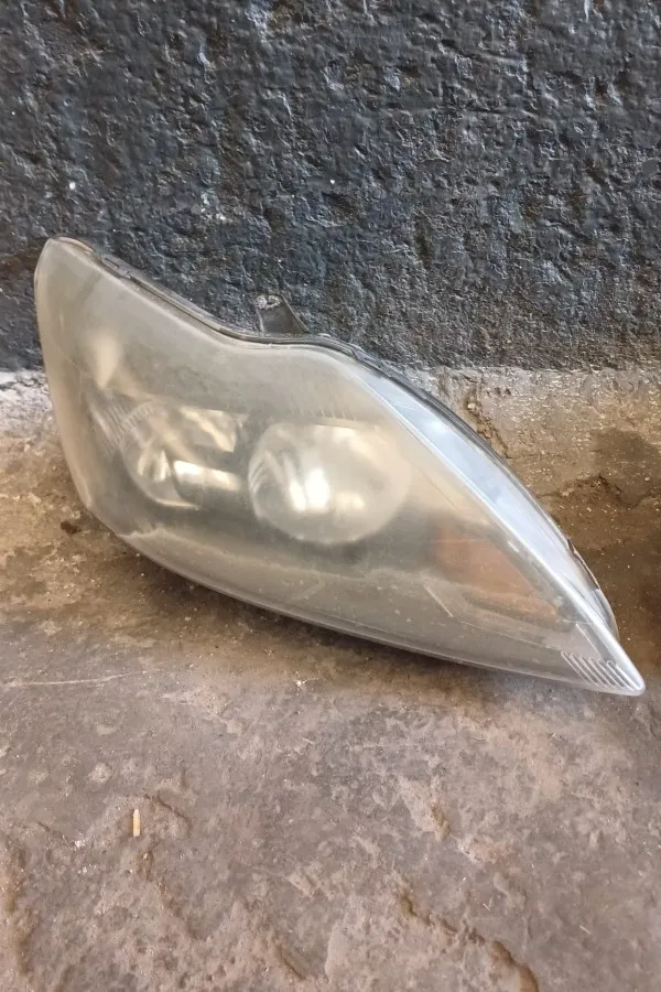 Ford Focus 2.5 Kasa Sağ Çıkma Far