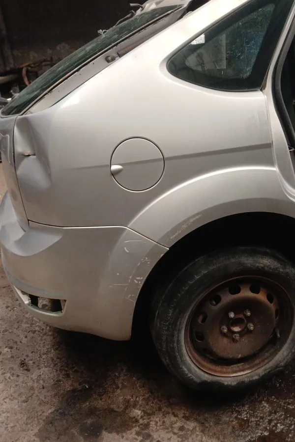 Ford Focus 2.5 Kasa Hatchback Sağ Arka Çamurluk Çıkma