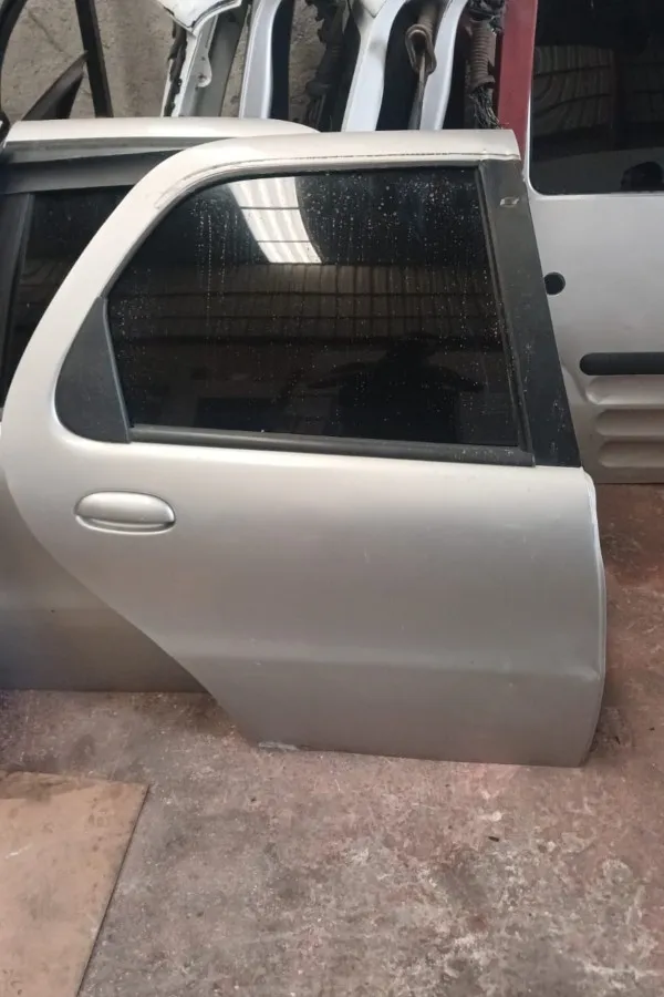 Fiat Albea Sağ Arka Kapı Çıkma