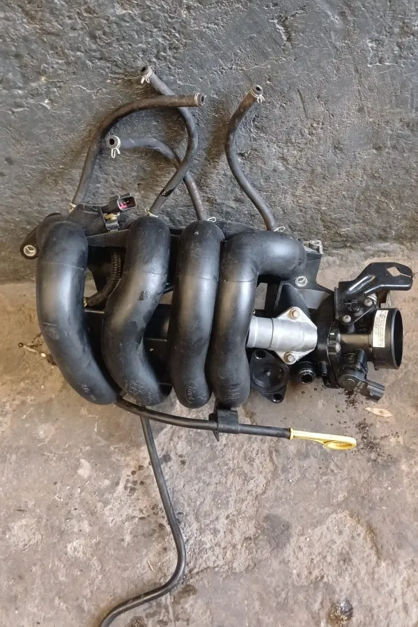 Ford Focus 1 1.6 Benzinli Çıkma Emme Manifoldu