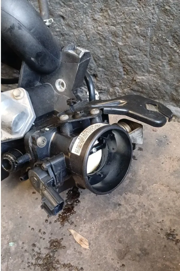 Ford Focus 1 1.6 Benzinli Çıkma Gaz Kelebeği 