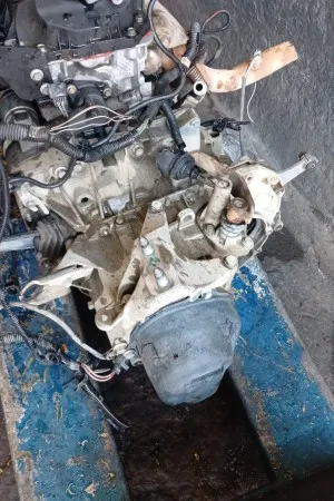 Renault Symbol 1.2 Şanzıman Çıkma