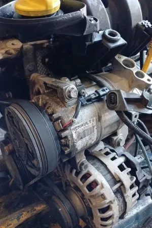 Renault Symbol 1.2 Klima Kompresörü Çıkma