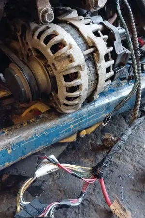 Renault Symbol 1.2 Şarj Dinamosu Çıkma