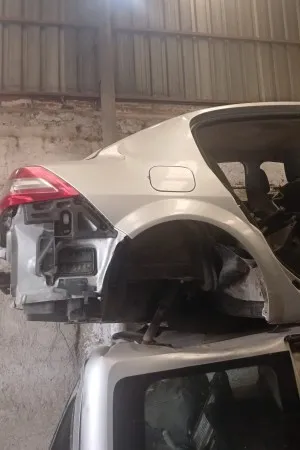 Renault Megane 2 Sağ Arka Çamurluk