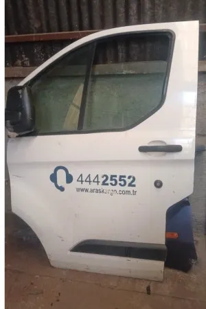 Ford Custom Sol Ön Kapı Çıkma 