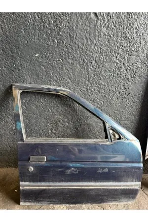 Ford Escort Sağ Ön Kapı Çıkma