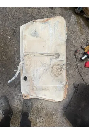 Ford Escort Yakıt Deposu Çıkma 