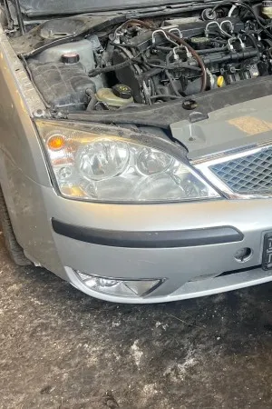 Ford Mondeo Sağ Far Çıkma