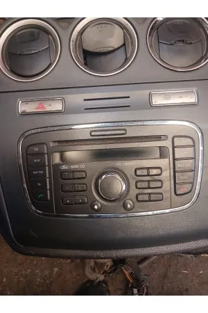 Ford Connect 2011 Orjinal Teyp Çıkma