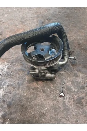 Ford Connect Direksiyon Pompası Çıkma