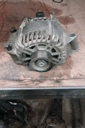 Ford Mondeo 2.0 Şarj Dinamosu Çıkma